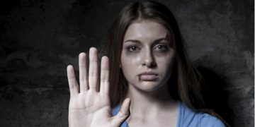 Stop hurting woman!