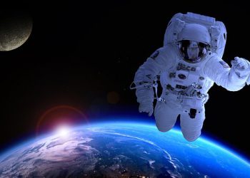 astronaut 1849402 340