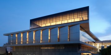 night view of the museum eastern facade1 2