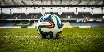 the ball 488700 960 720