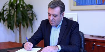 ΚΟΝΣΟΛΑΣ ΜΑΝΟΣ