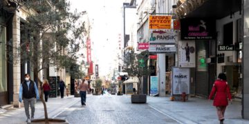 20.3.20 KLISTA MAGAZIA DROMOS ATHENS 15