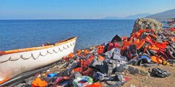refugees 4682826 960 720