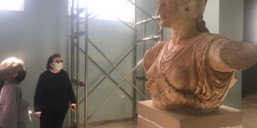 Η Καρυάτιδα στο αρχαιολογικό μουσείο