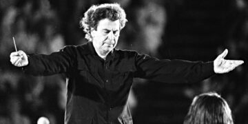mikis theodorakis 1983 1 1