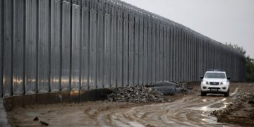 evros fence AP scaled 1