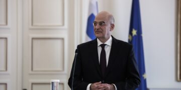 Δένδιας