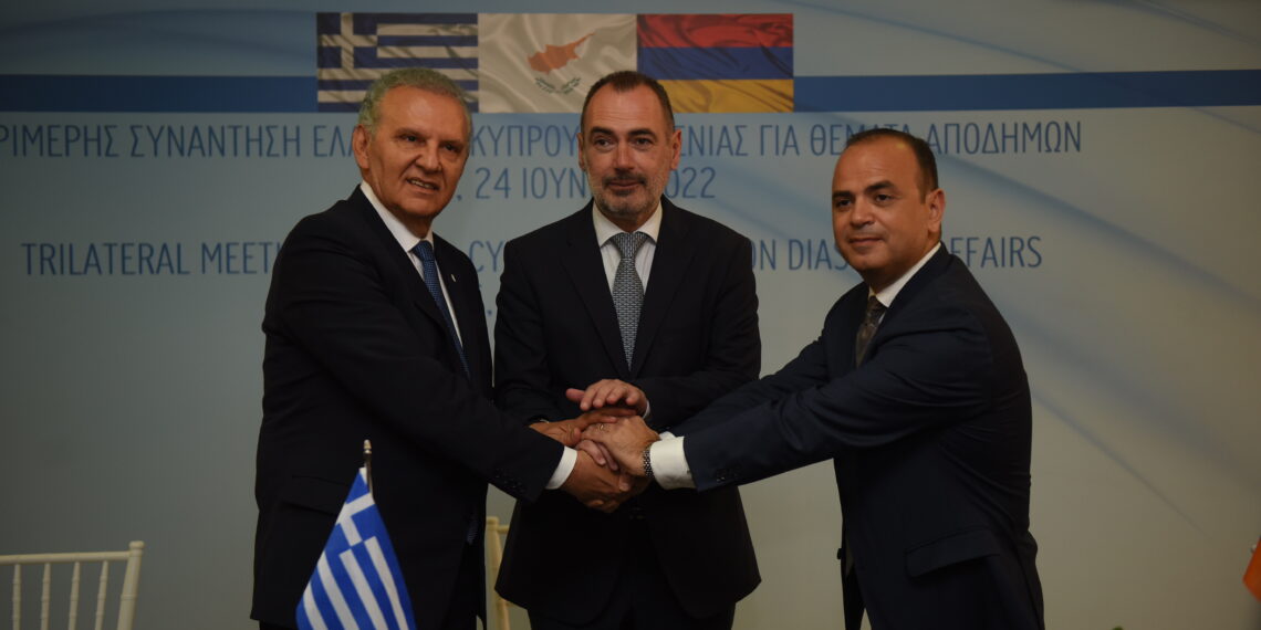 Ελλάδα – Κύπρος – Αρμενία υπέγραψαν Μνημόνιο συναντίληψης και συνεργασίας για θέματα Αποδήμων