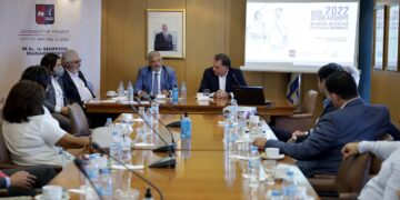 Με τη συμβολή της Περιφέρειας Αττικής η καθιέρωση βραβείων Blue Scholarship Awards από το Πανεπιστήμιο Πειραιώς