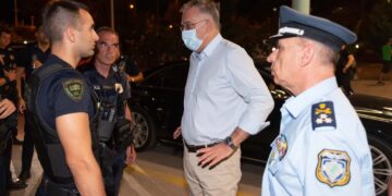 Τάκης Θεοδωρικάκος: «Ένα μεγάλο ευχαριστώ στους δύο αστυνομικούς που έδρασαν με αυτοθυσία για να σώσουν πολίτες στα Πατήσια»