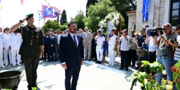 Ο ΥΦΕΘΑ Νικόλαος Χαρδαλιάς εκπροσώπησε την Κυβέρνηση στις εκδηλώσεις της 198ης επετείου της Ναυμαχίας της Μυκάλης, στο Πυθαγόρειο Σάμου