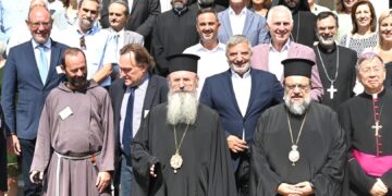 Στο 16ο Διαχριστιανικό Συμπόσιο που διοργανώνουν το Αριστοτέλειο Πανεπιστήμιο, το Πανεπιστήμιο Antonianum της Ρώμης και η Ιερά Μητρόπολη Περιστερίου, ο Περιφερειάρχης Αττικής Γ. Πατούλης