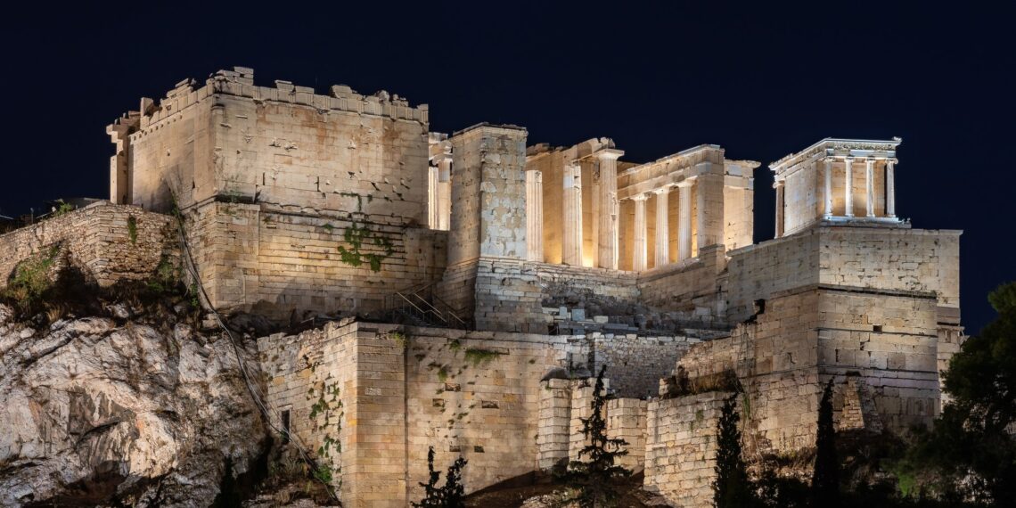Προτεραιότητα για το ΥΠΠΟΑ το Στρατηγικό Σχέδιο Επεμβάσεων για την ολιστική προστασία και ανάδειξη των τειχών της Ακρόπολης των Αθηνών