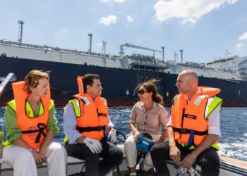 Σκρέκας: «Η νέα πλωτή δεξαμενή ενισχύει την επάρκεια εφοδιασμού της χώρας σε φυσικό αέριο»