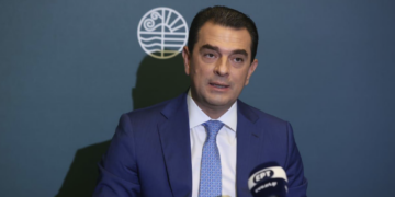 Κώστας Σκρέκας: «1,1 δισ. ευρώ για τη στήριξη νοικοκυριών, επαγγελματιών και αγροτών τον Οκτώβριο»