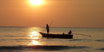 Γ. Αμυράς: «Καθολική απαγόρευση αλιείας στη Γυάρο»