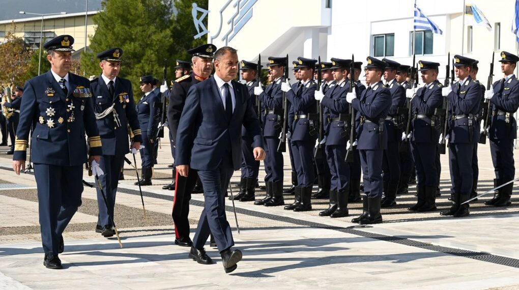 Ο Υπουργός Εθνικής Άμυνας στον επίσημο εορτασμό της Πολεμικής Αεροπορίας στη Σχολή Ικάρων
