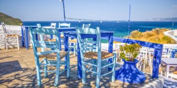 Δράσεις στήριξης των τουριστικών επιχειρήσεων – Έμφαση στην ενεργειακή τους αναβάθμιση 