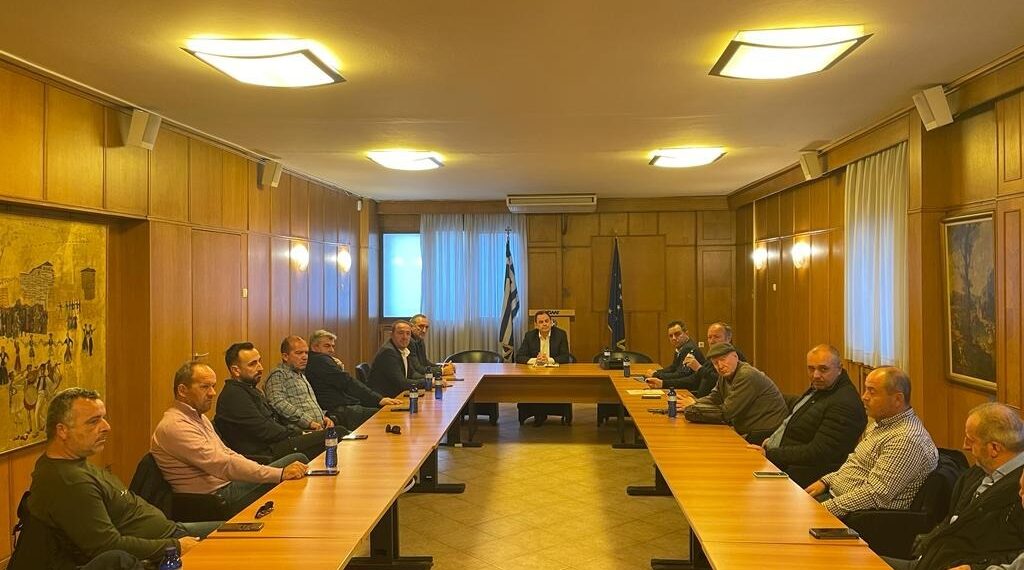 Συνάντηση Γεωργαντά με παραγωγούς και συνεταιριστικές οργανώσεις του Τυρνάβου