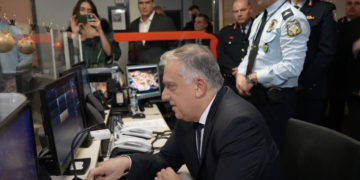 Οι πρωτοχρονιάτικες ευχές του Υπουργού Προστασίας του Πολίτη Τάκη Θεοδωρικάκου στους αστυνομικούς εν υπηρεσία