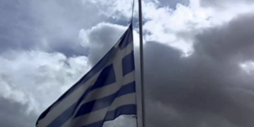 Τριήμερο στρατιωτικό πένθος λόγω της συντριβής του Φάντομ - Νεκρός ο 29χρονος υποσμηναγός, αγωνία για τον κυβερνήτη