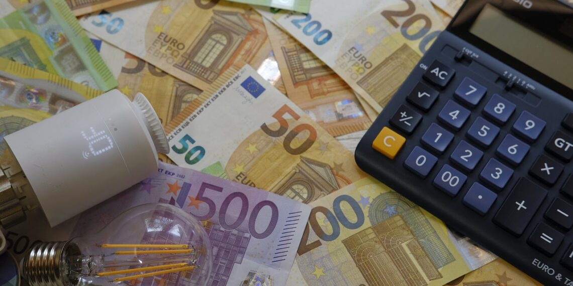Κώστας Σκρέκας: «85 εκατ. ευρώ αναδρομική επιδότηση για 1.250.000 εμπορικούς καταναλωτές, αρτοποιούς και αγρότες»