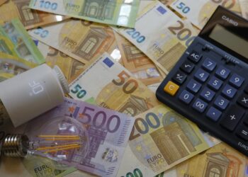 Κώστας Σκρέκας: «85 εκατ. ευρώ αναδρομική επιδότηση για 1.250.000 εμπορικούς καταναλωτές, αρτοποιούς και αγρότες»