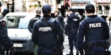ΕΛ.ΑΣ: Επιχείρηση στο κέντρο της Αθήνας για την εγκληματικότητα – Συνελήφθησαν 20 άτομα