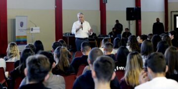 Τάκης Θεοδωρικάκος: «Ελευθερία, ασφάλεια, αλληλεγγύη, φιλία, οικογένεια πατριωτισμός, ισχυρές αξίες για τους νέους»