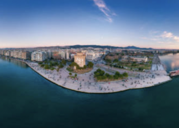Θεσσαλονίκη: Σε ποιες ακτές επιτρέπεται η κολύμβηση και η λήψη μέτρων για την ρύπανση