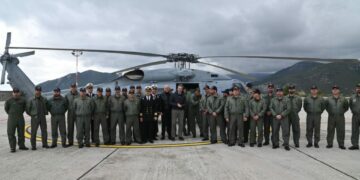 Παρουσία Μητσοτάκη και Δένδια στην εκδήλωση για την παραλαβή τριών νέων ελικοπτέρων τύπου Romeo MH-60R Seahawk από το Πολεμικό Ναυτικό