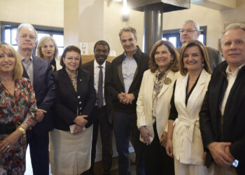 Βίτσα Ιωαννίνων: Συνάντηση Κ. Μητσοτάκη με Δ/ντή Κέντρου Παγκόσμιας Κληρονομιάς UNESCO, Lazare Eloundou Assomo